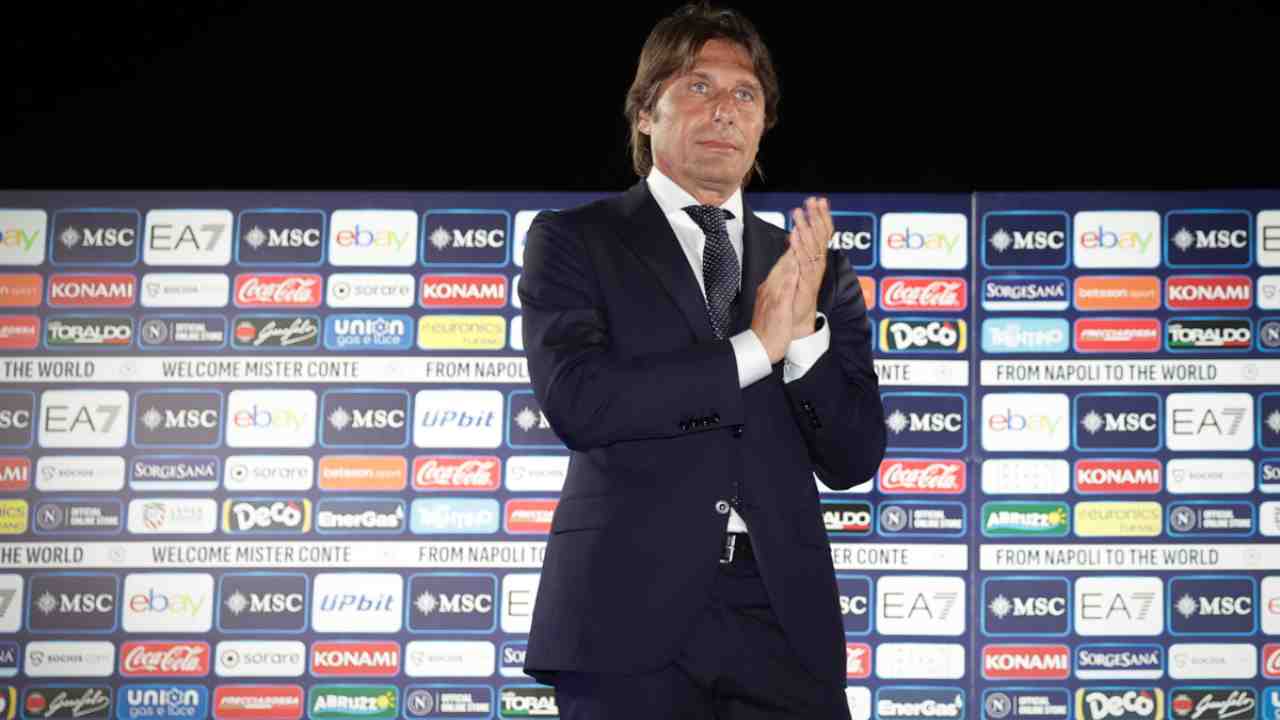 Antonio Conte, tecnico del Napoli - LaPresse - ilgiornaledellosport.net