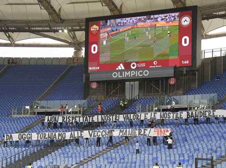 Tifosi Roma - Foto Lapresse - Ilgiornaledellosport.net