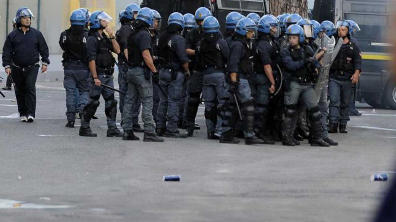 Polizia - Foto Lapresse - Ilgiornaledellosport.net