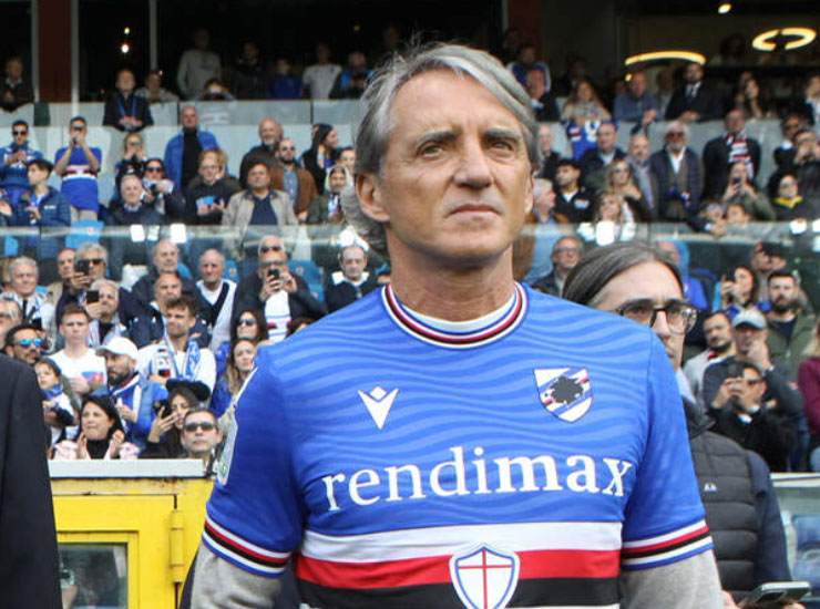 Roberto Mancini con la maglia della Sampdoria - Foto Lapresse - Ilgiornaledellosport.net