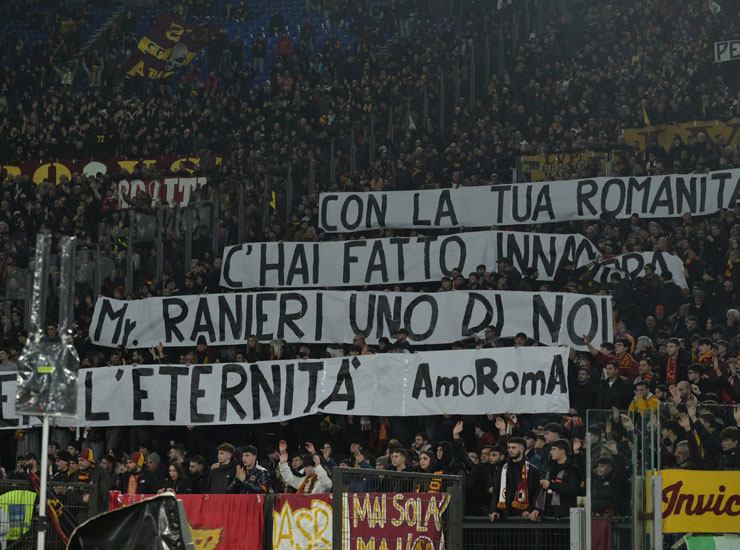 Striscioni per Ranieri tifosi Roma - Foto Lapresse - Ilgiornaledellosport.net