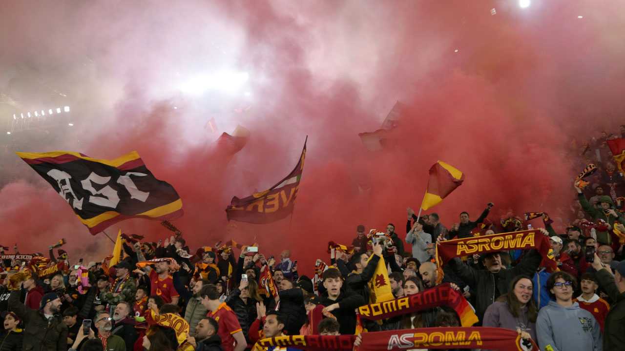 Tifosi Roma - Foto Lapresse - Ilgiornaledellosport.net