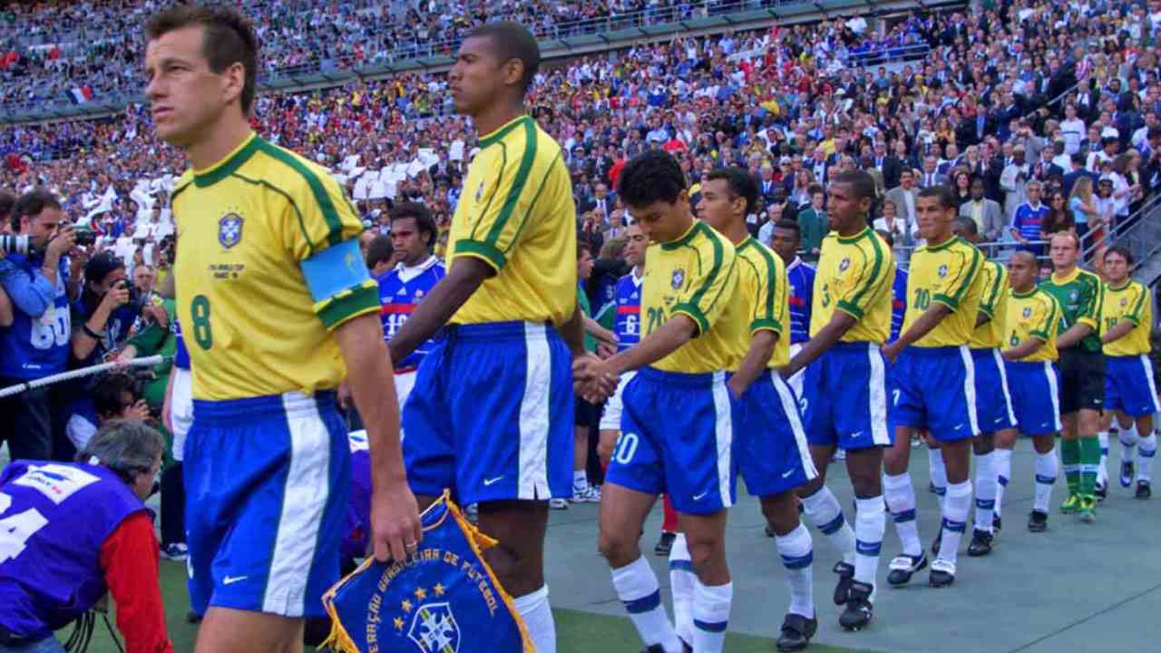 La nazionale brasiliana prima della finale del Mondiale 1998 - Fonte X - Ilgiornaledellosport.net