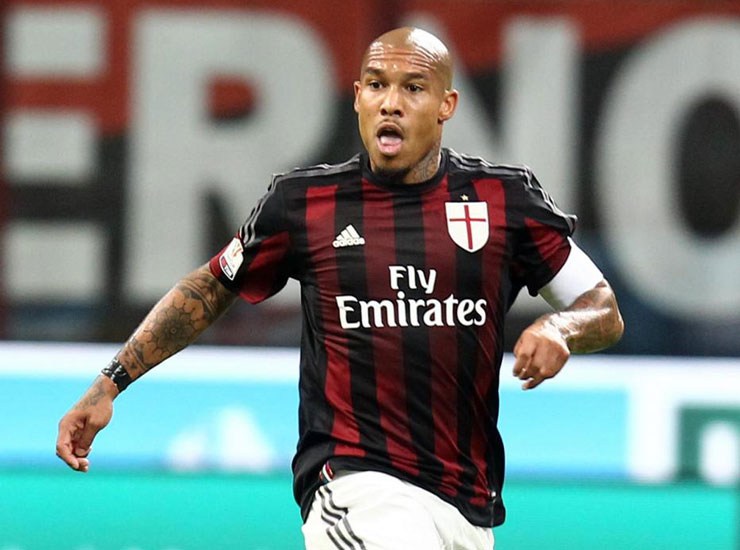 Nigel De Jong con la fascia da capitano del Milan - Foto Lapresse - Ilgiornaledellosport.net