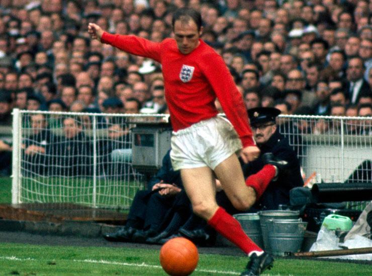 Ray Wilson con la maglia dell'Inghilterra - Fonte X - Ilgiornaledellosport.net