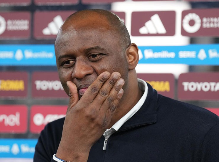 L'allenatore del Genoa Patrick Vieira - Foto Lapresse - Ilgiornaledellosport.net