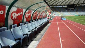 La panchina dello stadio Olimpico di Roma