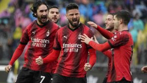 Olivier Giroud fa festa con i compagni - Fonte Lapresse - Ilgiornaledellosport.net