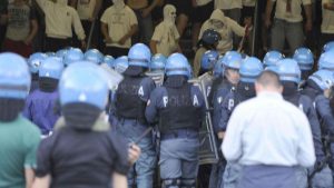 Polizia stadio - Foto Lapresse - Ilgiornaledellosport.net