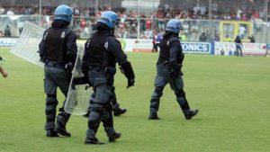 Polizia allo stadio - Foto Lapresse - Ilgiornaledellosport.net